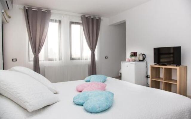 Alex Residence