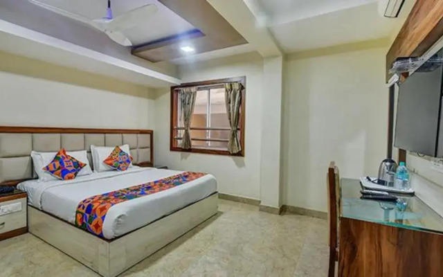 FabHotel Central Palace