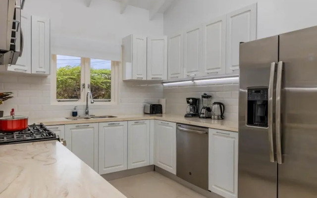 Outstanding Oasis 7BR 7BA Villa With Private Pool