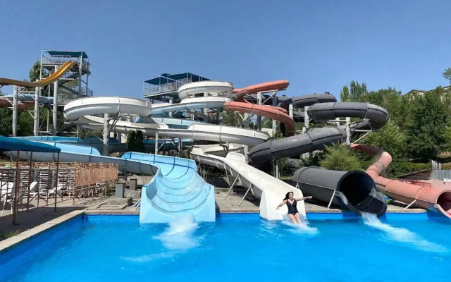 Valensia Hotel And Resort