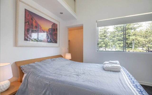 Peaceful 1 Bedroom Apartment with Parking