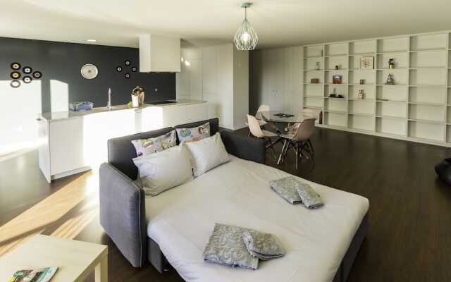 Guest H4U Bonjardim Pop Art City Center