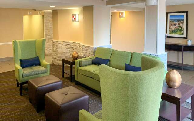 Comfort Inn & Suites East Hartford - Hartford