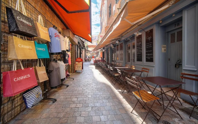 CHARMANT 2 PIECES CENTRE de CANNES - A1B209