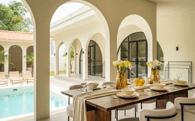 Tropical 3BR Villa in Canggu