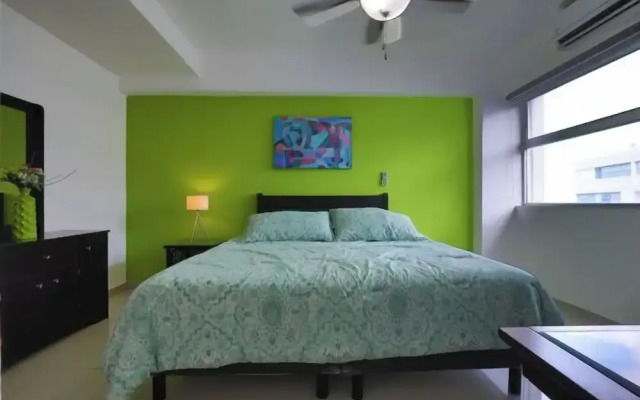 Spacious Condo with Gym & Pool Cancun