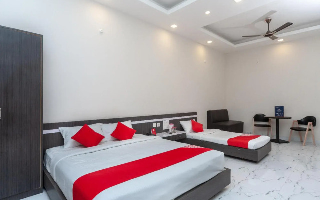 OYO 22300 Sri Ramachandra Guest House