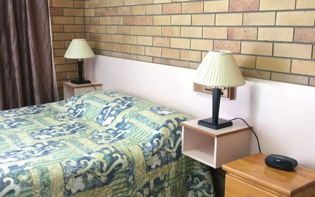 The Phoenix Artesian Spa Resort and Accommodation