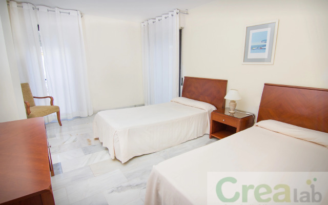 Park Plaza Suites Apartments
