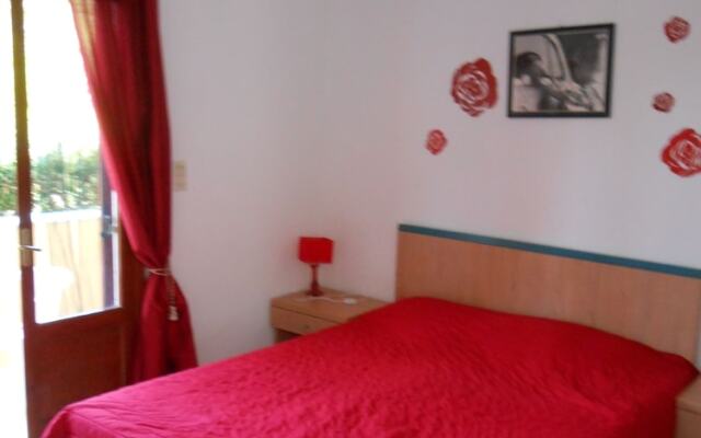 Socrates Studios & Apartments