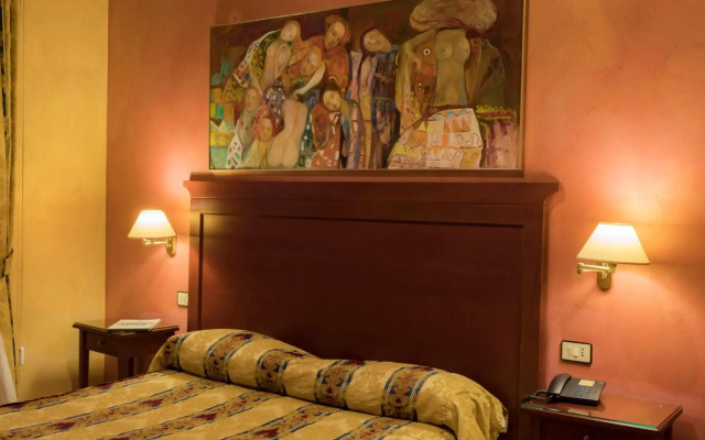 Hotel Joli