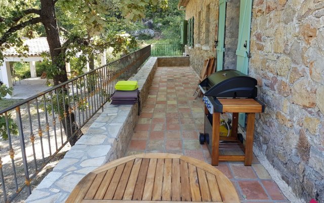 Romantic holiday home in Flayosc with private swimming pool and in the forest