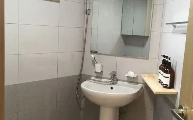 Shanti Shanti Guest House - Hostel