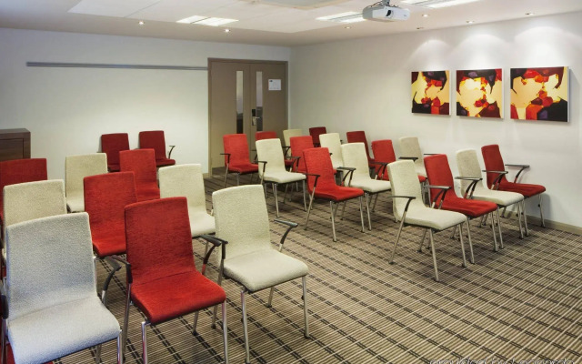 Holiday Inn Express Taunton East by IHG