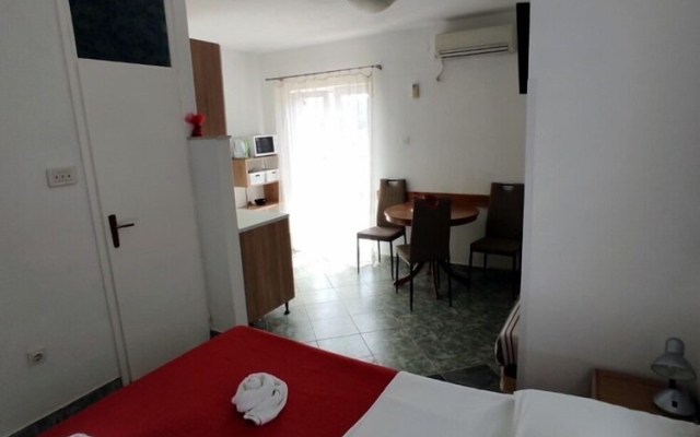 Naki - Terrace & Free Parking - Studio