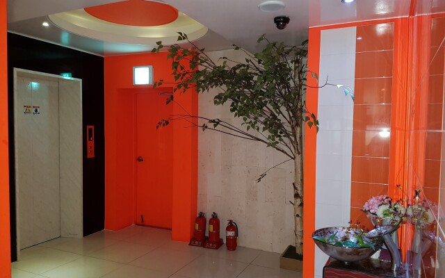 Max Motel