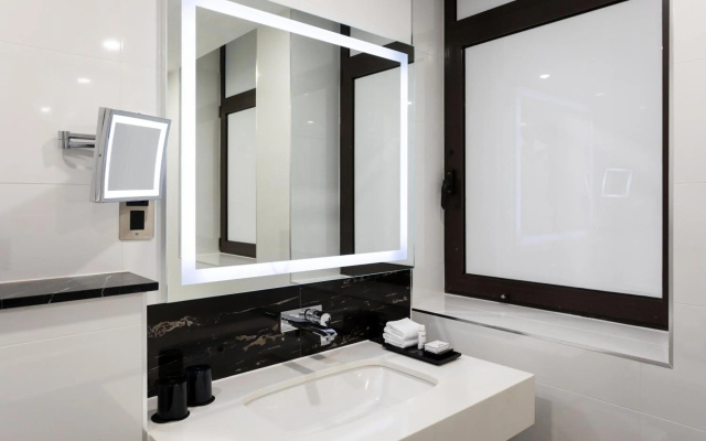 Montcalm Royal London House, London City