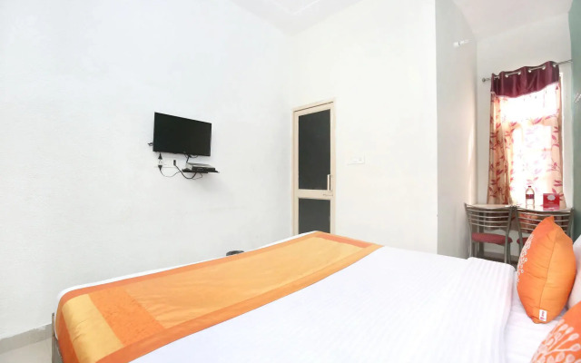 OYO 11502 Hotel Grande