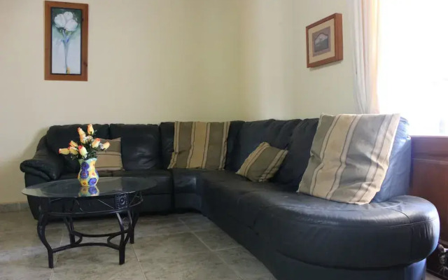 Comfortable 1-bed Bungalow in Parque Holandés