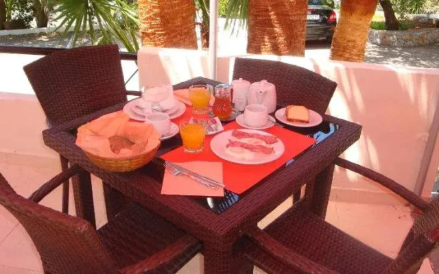 Monte Vardia Hotel
