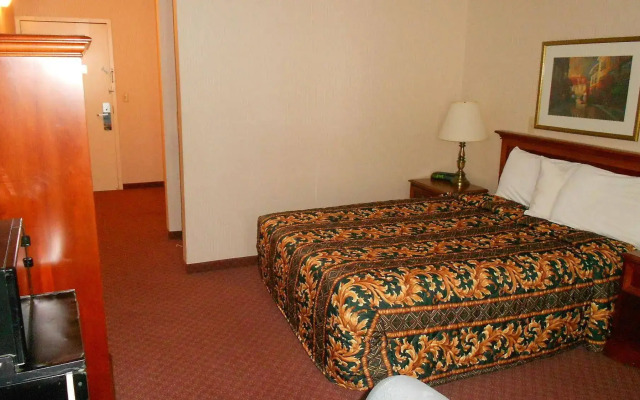 Travelodge Peoria Hotel and Conference Center