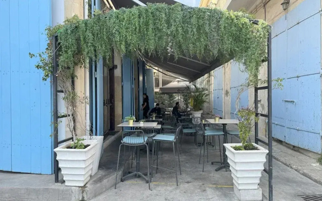 Flora Beachfront Larnaca Finikoudes