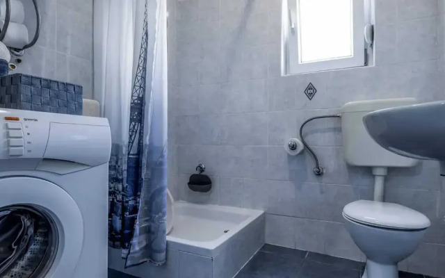 Dazzling Ponikvice Apartment With Balcony