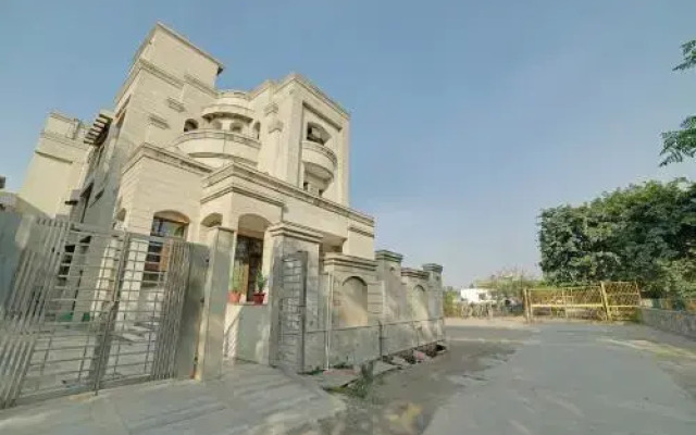 OYO 28853 Harkesh Residency