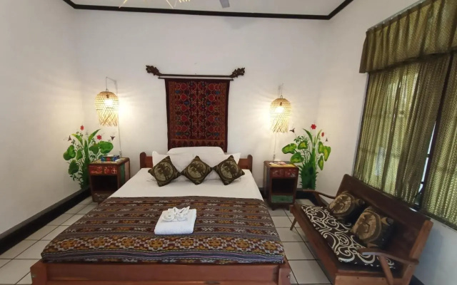 Padang Lovina Sea Side Cottage – Guest Rooms – Singaraja