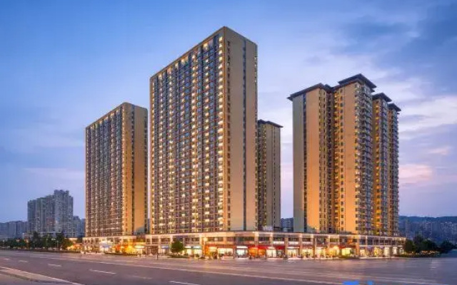 Langyi International. High-Rise City View Apartment