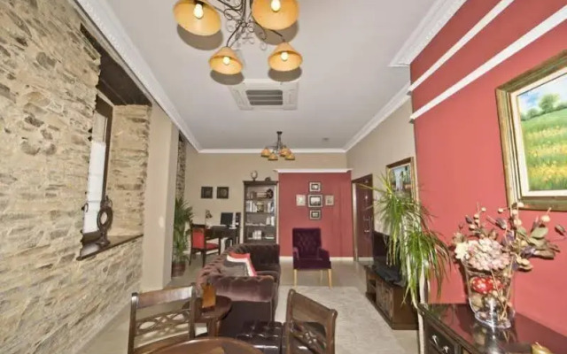 Casona de Lazúrtegui