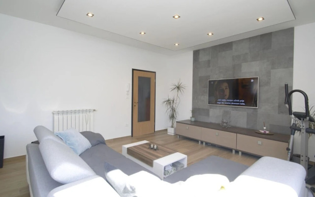 House Eric Paolo Pula