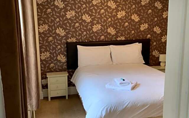 Queens Hotel