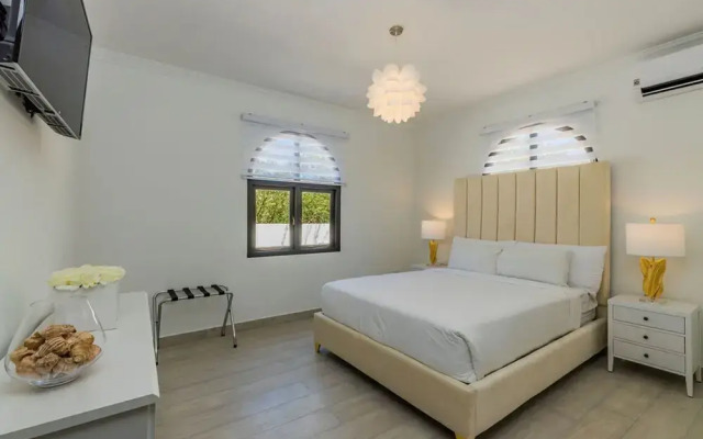 Tides Villa 4BR Private Pool Walk to the Beach