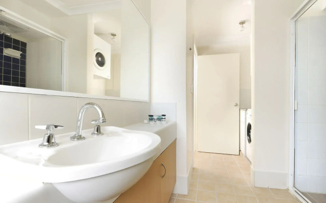 Lodestar Waterside Apartments