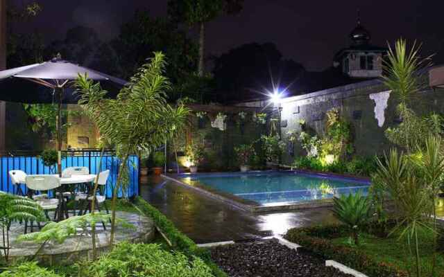 Gumilang Hotel