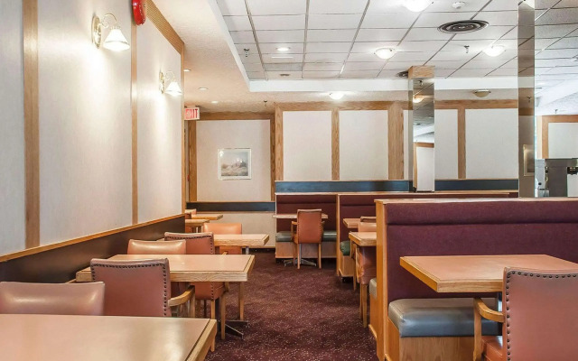 Quality Hotel Fallsview Cascade