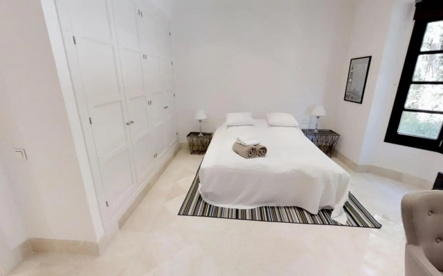 27175-Luxury Villa with heated pool