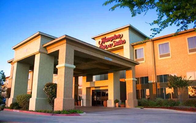 Hampton Inn & Suites Denton