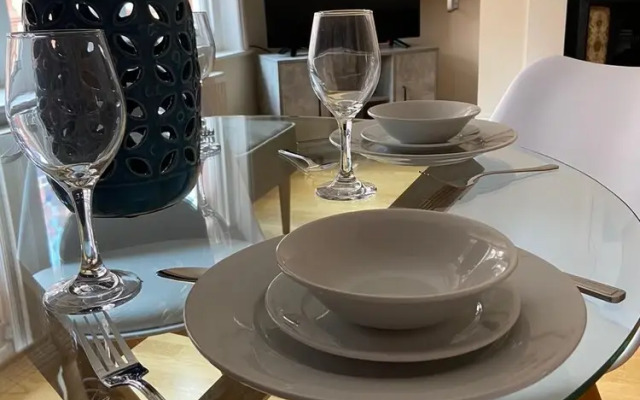 Central Location - 2 Bedroom Apartment