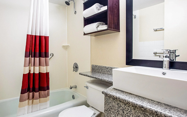 Red Roof Inn PLUS+ Wichita East
