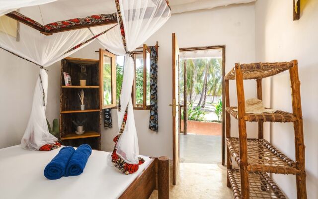 Shanuo Beach Bungalows