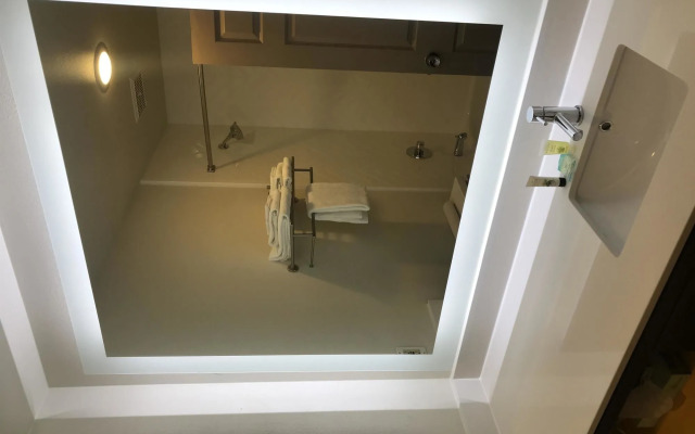 Holiday Inn Tacoma Mall by IHG