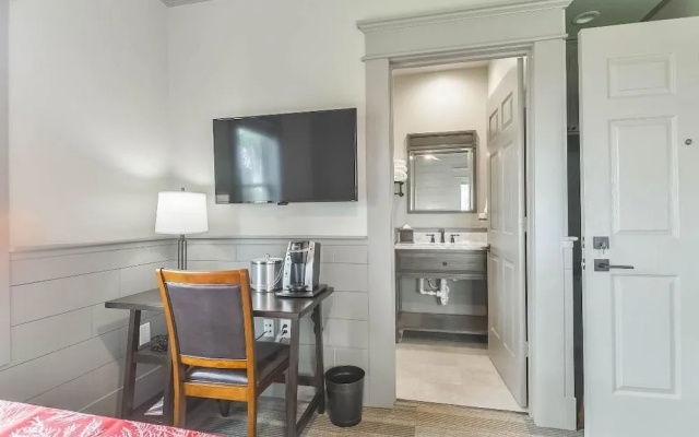 Harborwalk Lodge