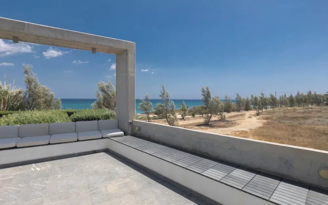 Protaras Holiday Villa El34 - Seafront Villa
