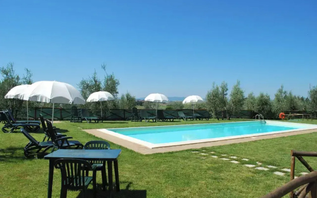 Rustic Style Flat With Swimming Pool