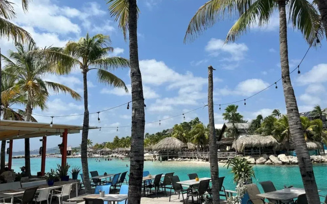 Villa pura vida with pool at mambo beach