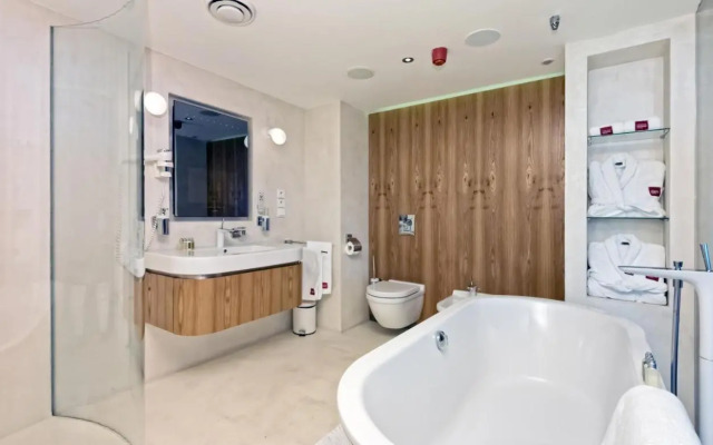 Sky Suite Hotel