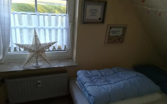 FEWO KIRA, direkt hinterm Deich