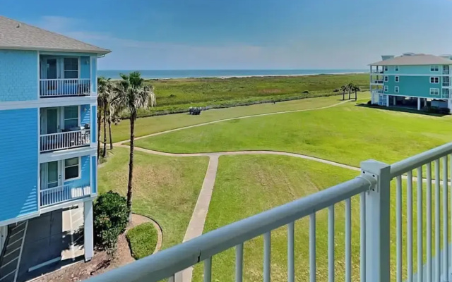 Beachside Blue Sailfish by Ryson Vacation Rentals